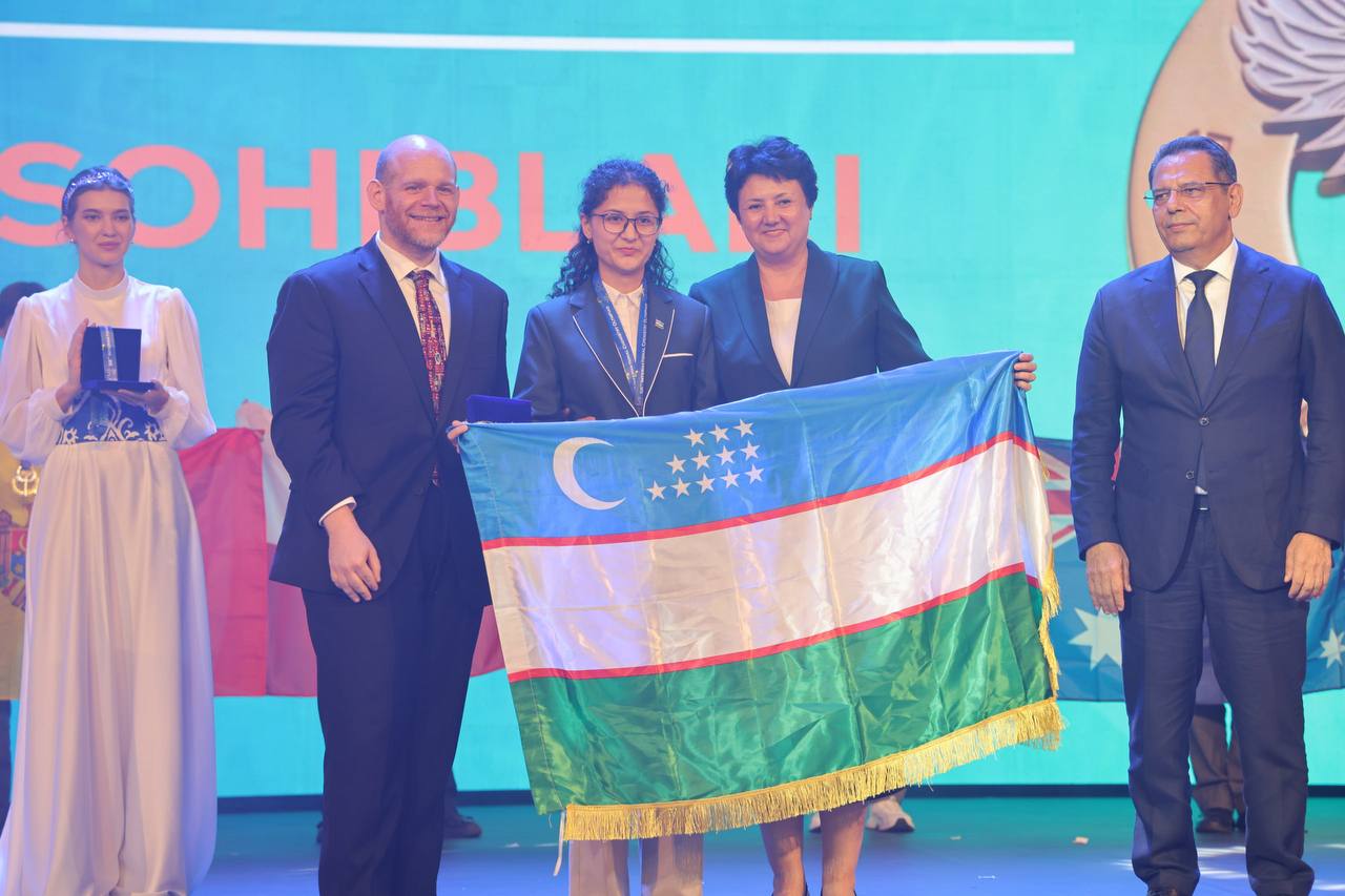 Photoreport from the Award Ceremony of the 58th International Chemistry Olympiad.