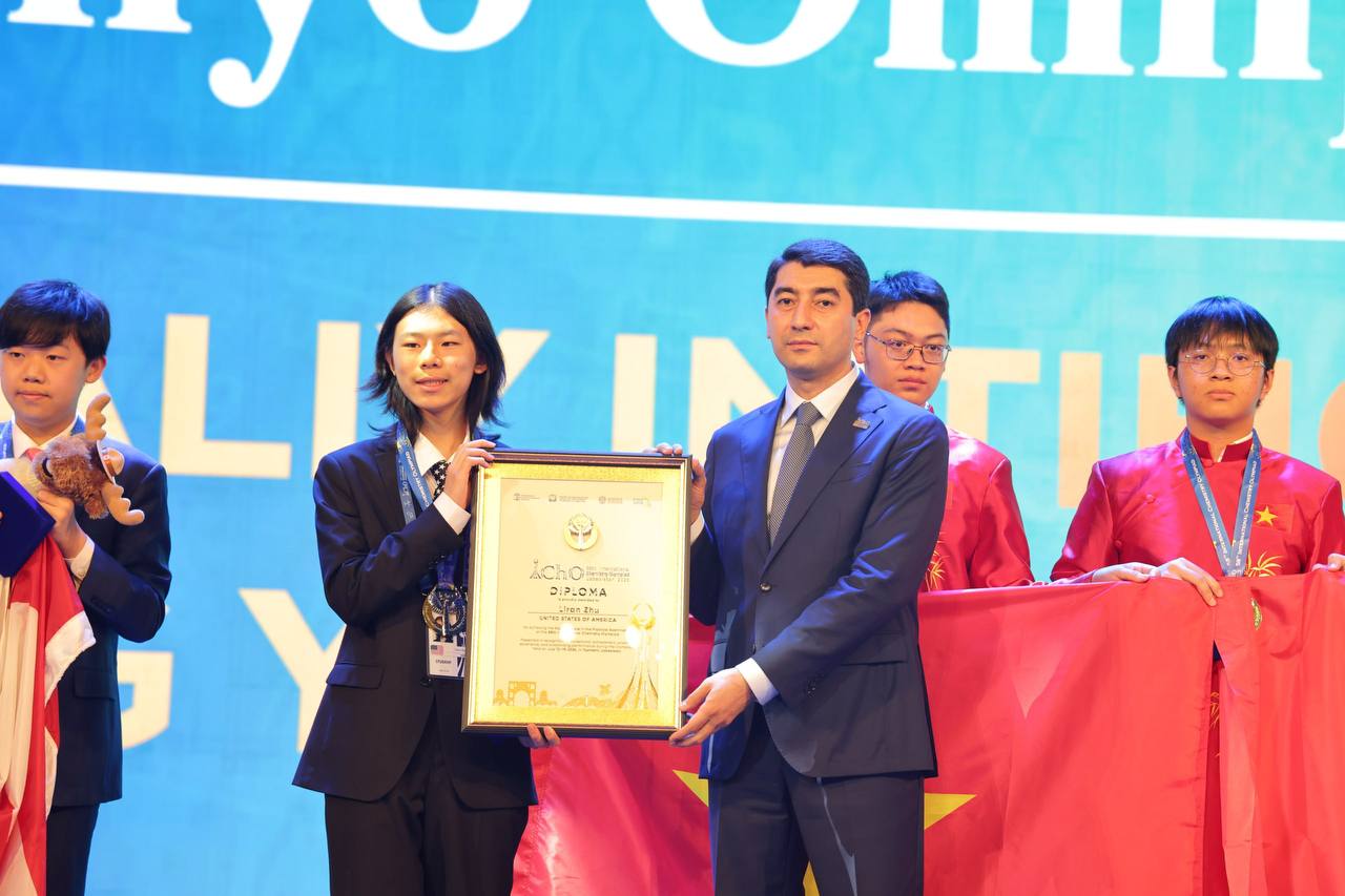 Photoreport from the Award Ceremony of the 58th International Chemistry Olympiad.