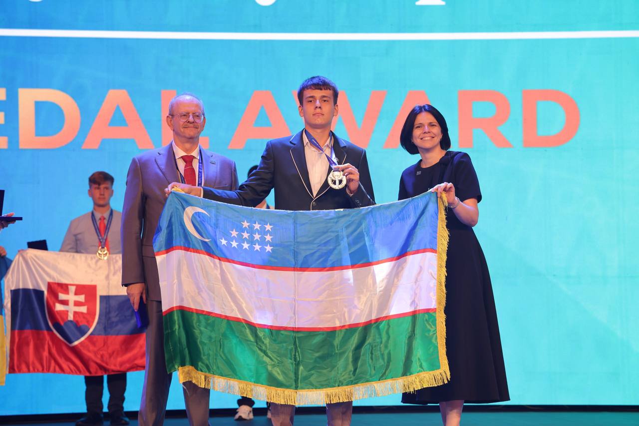 Photoreport from the Award Ceremony of the 58th International Chemistry Olympiad.